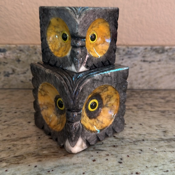 NWT. Square marble carved set of owls - Picture 5 of 7
